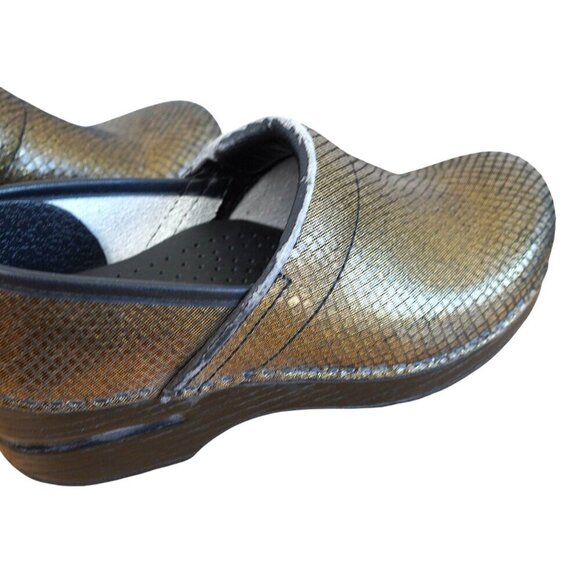 Dansko Clogs Professional Slip-On Womens Size 37 EU 6.5-7 US Metallic Gold Snake - Picture 4 of 11